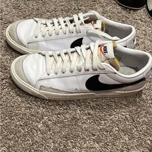 Nike White and Black Low-Top Sneakers